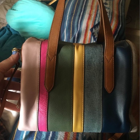 Fossil Satchel with shoulder strap and matching wallet! - Picture 2 of 3